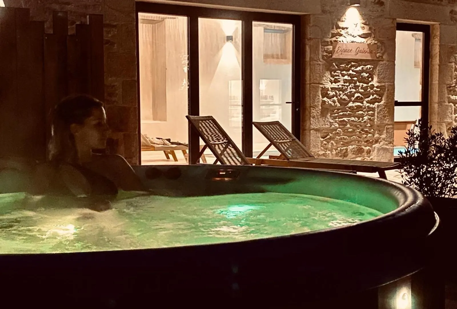 Le Domaine De Soani - Piscine Interieure, Jacuzzis & Sauna Saint-Evarzec Apartment